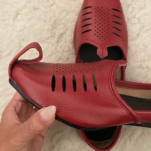 Handmade Avant Garde Camel Leather Genie Flats